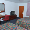 Отель Majestic Inn And Suites, фото 4