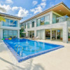 Отель Luxury Pool Villa Close To The Private Beach, фото 1