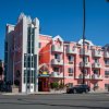 Отель Days Inn by Wyndham Santa Monica в Санта-Монике