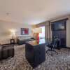 Отель Hampton Inn & Suites DuPont, фото 3