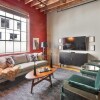 Отель Inventive 2br/2.5 BA Industrial Apt by Domio, фото 4