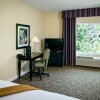 Отель Plaza Inn & Suites at Ashland Creek, фото 4