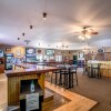 Отель Sportsman’s Lodge, фото 7