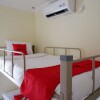 Отель RedDoorz Hostel near Kota Lama Semarang, фото 20