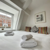 Отель Bright 1 Double bed Apartment Near Cabot Circus, фото 14