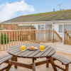 Отель Upper Hill Park - 3 Bed Bungalow - Tenby, фото 9