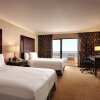 Отель The Waterfront Beach Resort, A Hilton Hotel, фото 29