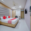 Отель OYO 14745 Veeraj Suites, фото 16