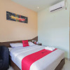 Отель RedDoorz near Alun Alun Madiun, фото 32