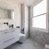 Отель The Battersea Secret - Modish and Bright 1bdr Flat, фото 8