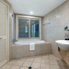 Отель Salt - 2brm apartment with Spa bath and Ocean Views, фото 11