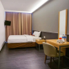 Отель RedDoorz Plus near Simpang Lima, фото 26
