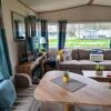 Отель Hot tub hols 3 bed caravan at 42 Kingfisher Court, фото 13