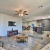 Отель Charming Home < 11 Mi to Downtown Phoenix!, фото 2