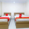 Отель RedDoorz Plus near WTC Batanghari Mall, фото 12
