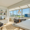 Отель Exquisite Apartment in Mouille Point near to Golf Course, фото 6