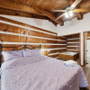 Отель A Lover's Paradise 1 Bedroom Cabin by RedAwning, фото 16