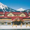 Отель Banff Ptarmigan Inn, фото 2