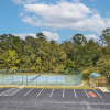 Отель Aberdeen Club Golf Retreat, Short Drive to Beach!, фото 17