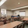 Отель Travelodge by Wyndham Swift Current, фото 17