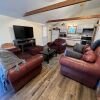 Отель Crooked River Cottage Limit 5 2 Bedroom Cottage by RedAwning, фото 12