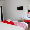 Отель OYO 1098 Rego Hotel, фото 5
