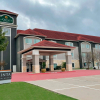 Отель La Quinta Inn & Suites by Wyndham Waxahachie, фото 1