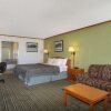 Отель Days Inn by Wyndham Wichita West Near Airport, фото 22
