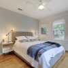 Отель Oak-Shaded House in Bouldin - 2 Br Home, фото 4