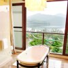 Отель New Century Resort Jiu Long Lake Ningbo, фото 18