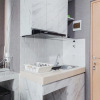 Отель Comfy And Modern Studio Apartment At B Residence, фото 5