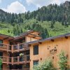 Отель Updated 2BR in the Heart of Aspen - Steps to Gondola with Pool & Hot Tub в Аспене