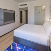 Отель Aloft Singapore Novena, фото 6