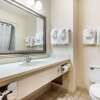 Отель Quality Inn & Suites, фото 8