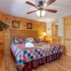 Отель Enchanted View Lodge, 3 Bedrooms, Sleeps 10, Pool Access, Mountain View, фото 4