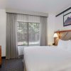 Отель DoubleTree Suites by Hilton Hotel Sacramento - Rancho Cordova, фото 6