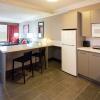 Отель Radisson Hotel & Suites Fort McMurray, фото 23