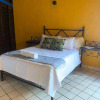 Отель Villa Oasis-Solo Traveller Studio, фото 3