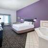 Отель La Quinta Inn & Suites by Wyndham Bowling Green, фото 10