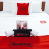 Отель RedDoorz @ Humayhumay Road Lapulapu, фото 25