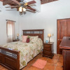 Отель Gecko Getaway 2 Bedroom Condo by RedAwning, фото 13