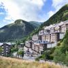 Отель Modern and cozy apartment in Arinsal with views - Vall del nord, фото 44