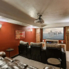 Отель Red Hawk by Avantstay Charming Cabin w/ Theatre & Spa 5mins to Deer Valley Mtn, фото 15