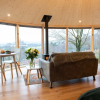 Отель Luxury and Peaceful 1-bed Roundhouse With Hot Tub, фото 7