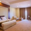 Отель Surabaya Suites Hotel Powered by Archipelago, фото 10