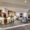 Отель Mercure Maurepas Saint Quentin в Морепе