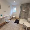 Отель Helmsdale Lodge Hostel   All Rooms En Suite, фото 10