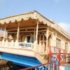 Отель Kings Rose Houseboat в Шринагаре