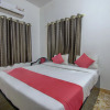 Отель OYO 19830 Hotel Lucky Star, фото 11