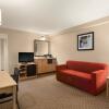 Отель Travelodge Suites Dartmouth, фото 4